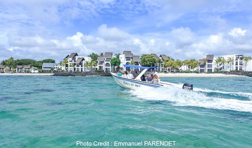 Ile Aux Cerfs by speedboat | Robin de Mer