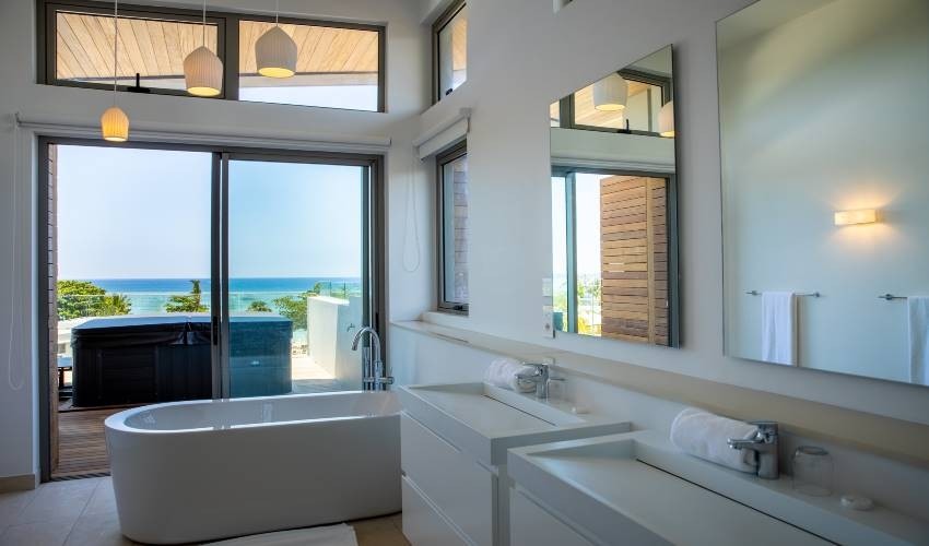 Black River - Manta Cove by Horizon Holidays