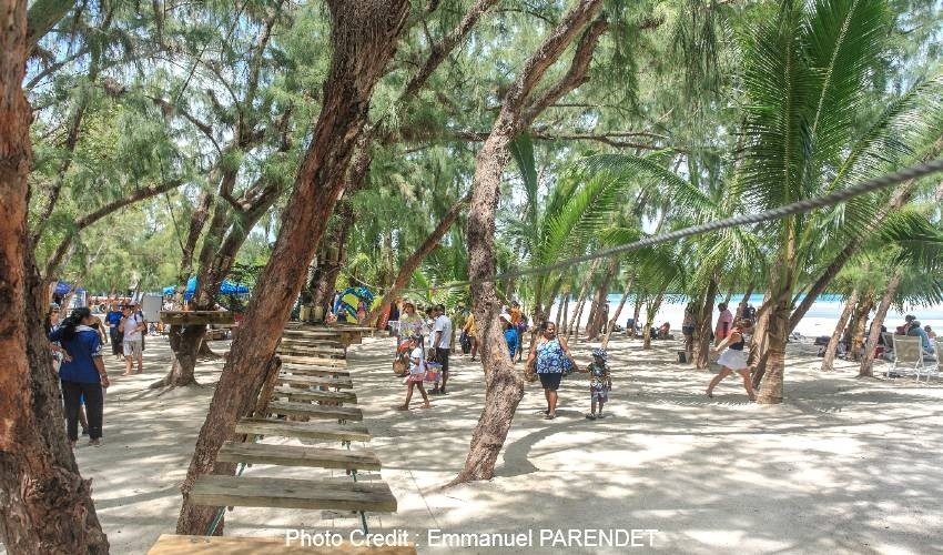 Ile Aux Cerfs by speedboat | Robin de Mer