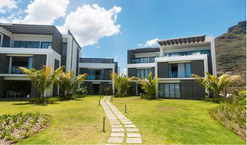 Black River - Esplanade by Horizon Holidays