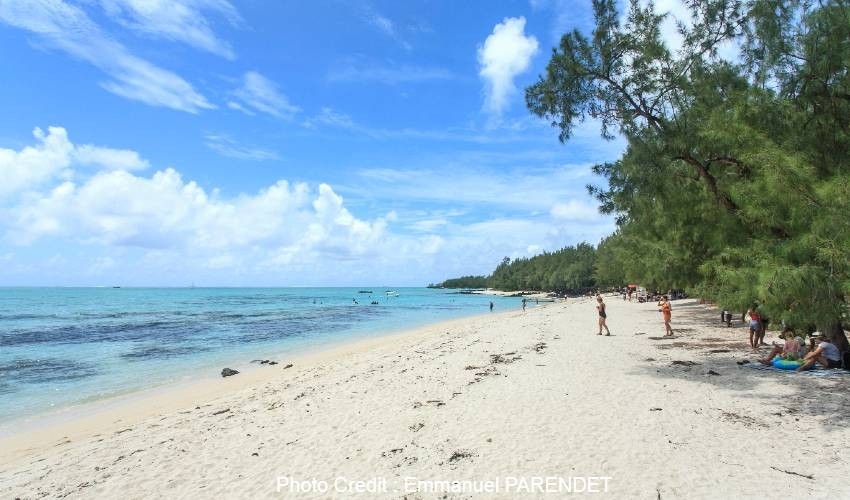 Ile Aux Cerfs by speedboat | Robin de Mer