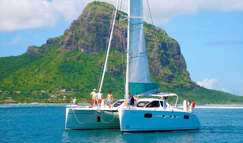 CHAKA | YACHT MANAGEMENT