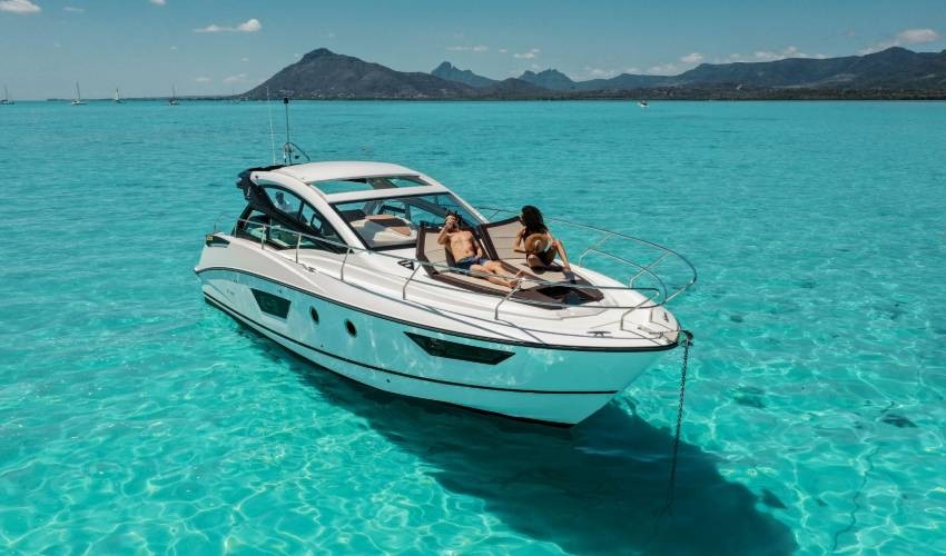 GT-40 (HALF DAY-PRIVATE) | YACHT MANAGEMENT