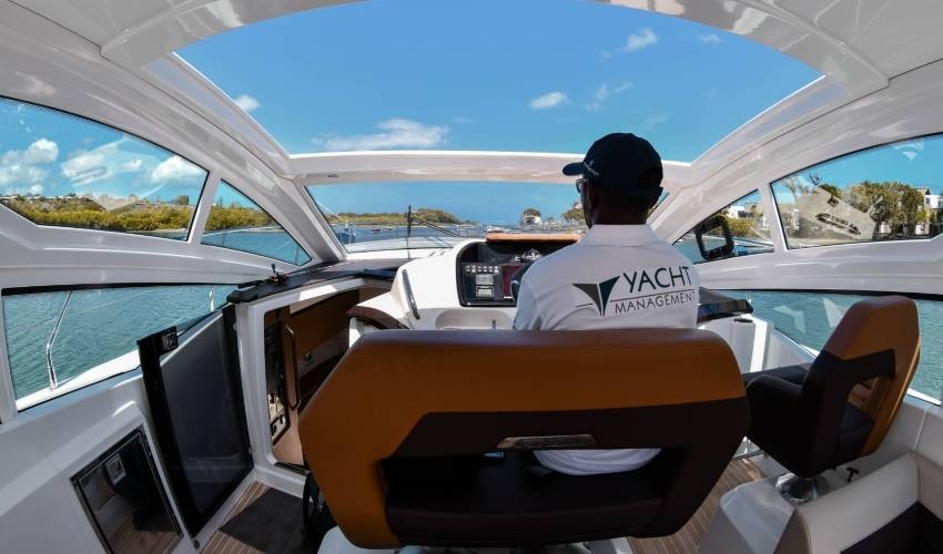GT-40 (HALF DAY-PRIVATE) | YACHT MANAGEMENT