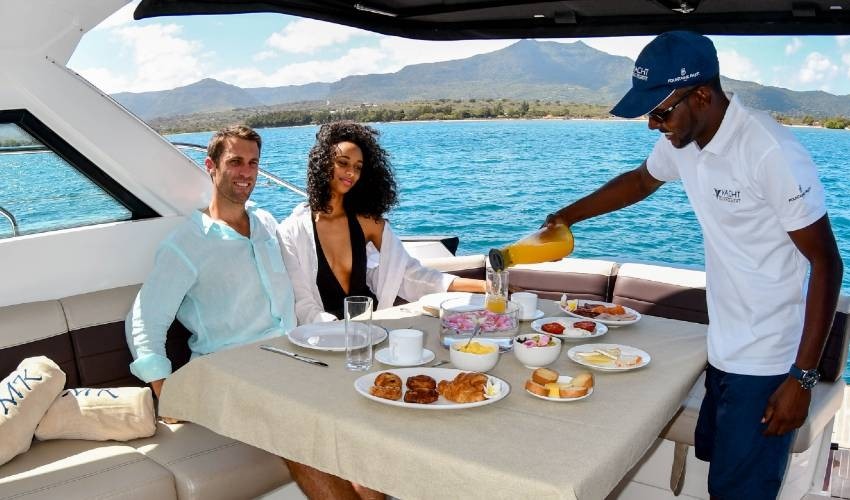 GT-40 (HALF DAY-PRIVATE) | YACHT MANAGEMENT