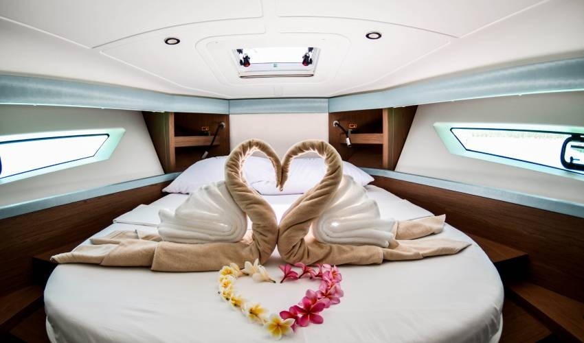 GT-40 (HALF DAY-PRIVATE) | YACHT MANAGEMENT