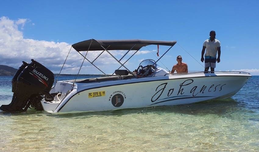 ILE AUX CERFS BY SPEEDBOAT (SHARED) | JOHANESS
